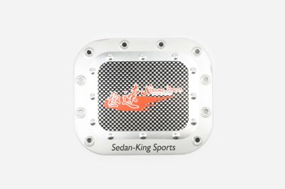 Наклейка на крышку бака SEDAN-KING SPORTS (13х13см, красная) (#1625) N-1890 фото